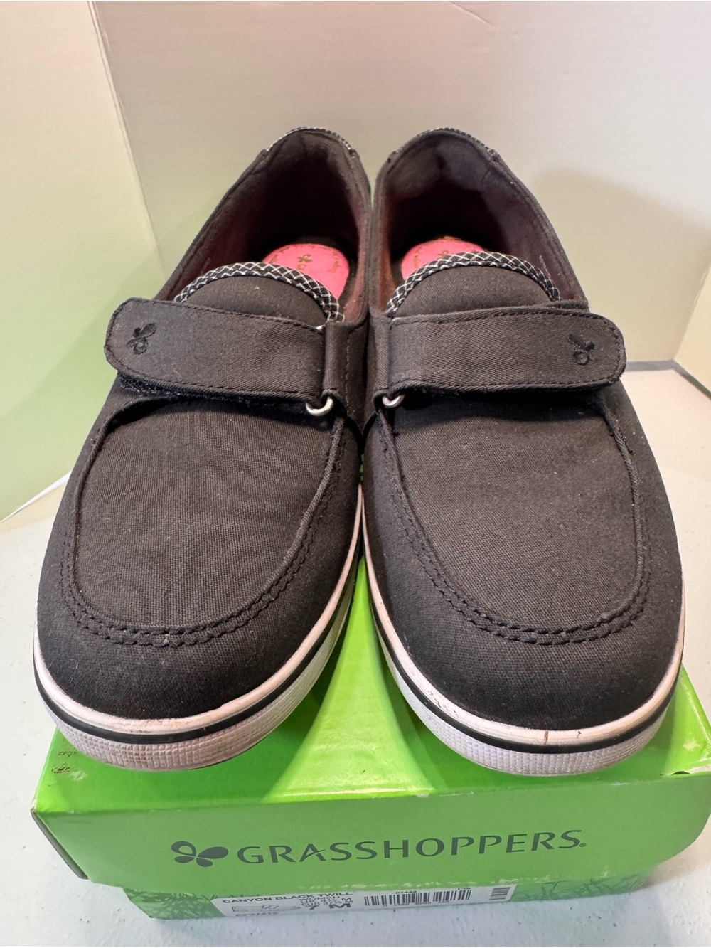 Grasshoppers Canyon Women’s 7M Black Canvas Comfort Loafers